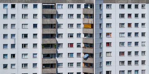 Что такое подоконный блок и почему его нельзя демонтировать полностью?
