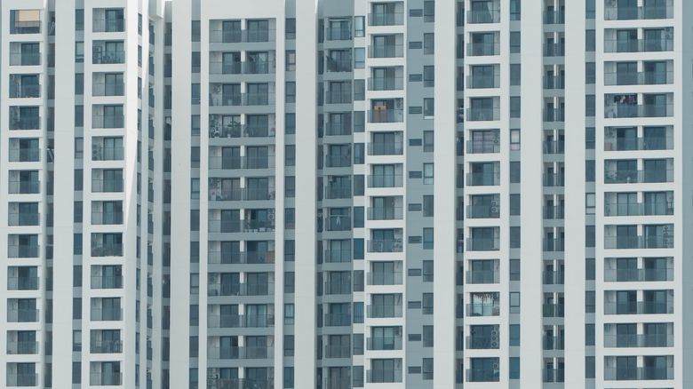 Какие требования к остеклению предъявляет УК в ЖК «Клубный дом на Якиманке»?
